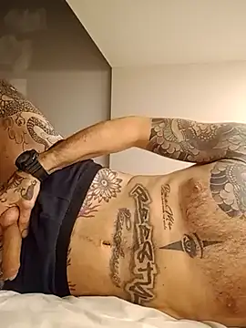 Snapshot of rolesexy chatting on 01-29-25, 03:01 rolesexy online show from 01-29-25, 03:01