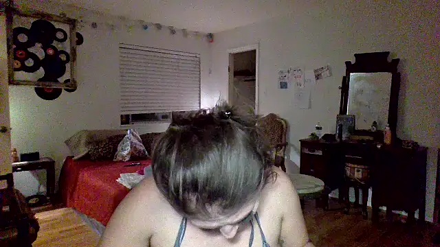 sophiarica online show from 04-28-26, 01:26