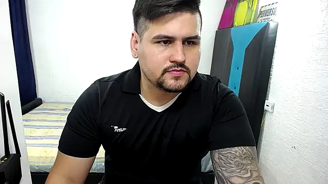 Snapshot of pitbullveryhot chatting on 11-15-25, 01:58 pitbullveryhot online show from 11-15-25, 01:58