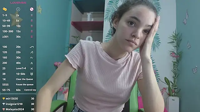 Mia-kalinfa online show from 12-04-24, 03:32