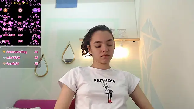 Mia-kalinfa online show from 01-18-25, 03:38