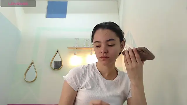 Mia-kalinfa online show from 02-10-25, 01:01