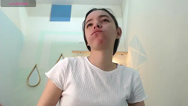 Mia-kalinfa online show from 02-21-25, 01:11