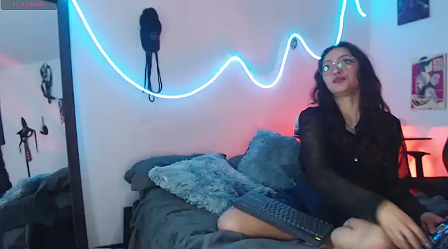 Snapshot of katianzayn chatting on 12-14-24, 04:56 katianzayn online show from 12-14-24, 04:56