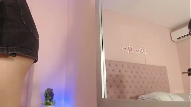 alice sofia online show from 11-19-25, 01:44