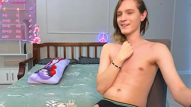 Snapshot of nikompell chatting on 12-29-24, 04:59 nikompell online show from 12-29-24, 04:59