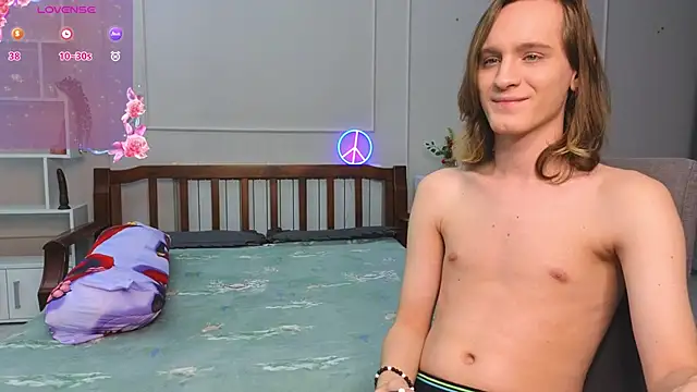 Snapshot of nikompell chatting on 12-30-24, 02:09 nikompell online show from 12-30-24, 02:09