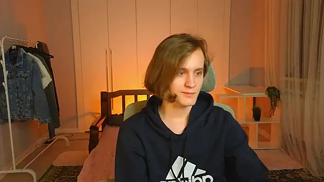 Snapshot of nikompell chatting on 03-10-25, 08:45 nikompell online show from 03-10-25, 08:45