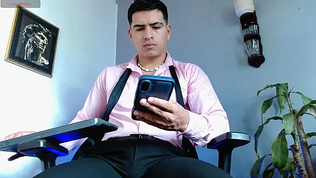 Snapshot of Adrian_Mill3r chatting on 11-02-25, 05:59 Adrian Mill3r online show from 11-02-25, 05:59