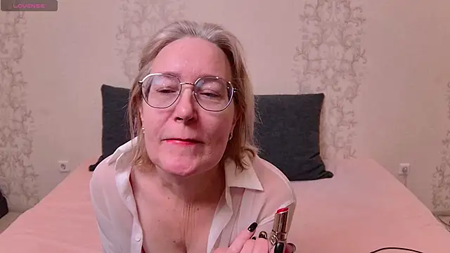 Moonlight Jasmine online show from 02-06-25, 12:43