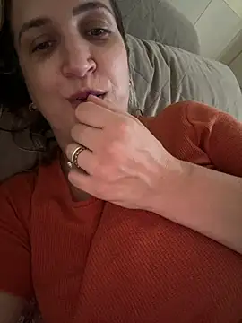 Snapshot of Bia_sexynovaes chatting on 02-22-25, 04:19 Bia sexynovaes online show from 02-22-25, 04:19