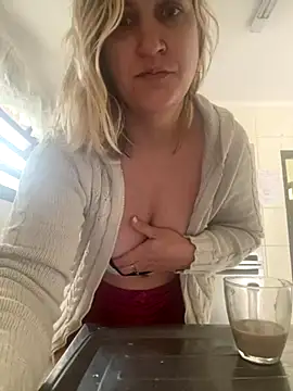 Snapshot of Bia_sexynovaes chatting on 10-08-25, 11:19 Bia sexynovaes online show from 10-08-25, 11:19