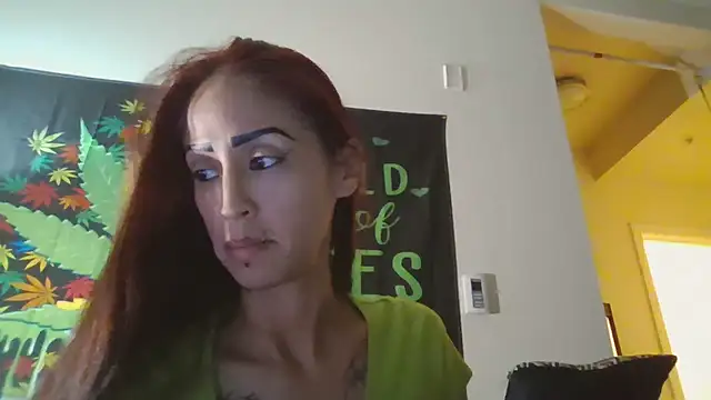 Snapshot of SexiiiMexiii chatting on 12-26-24, 09:47 SexiiiMexiii online show from 12-26-24, 09:47