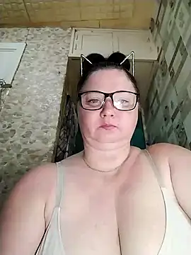 Snapshot of Holly-69 chatting on 06-22-26, 05:10 Holly-69 online show from 06-22-26, 05:10