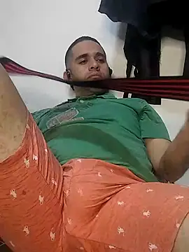 Snapshot of CRISTHIAN_GREY01 chatting on 02-14-25, 06:40 CRISTHIAN GREY01 online show from 02-14-25, 06:40