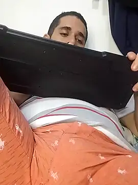 Snapshot of CRISTHIAN_GREY01 chatting on 03-07-25, 05:29 CRISTHIAN GREY01 online show from 03-07-25, 05:29