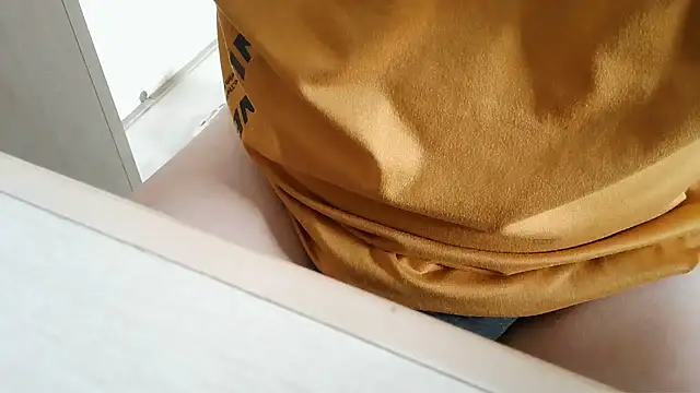 XiaoGuoGuo284512 online show from 10-13-25, 06:57