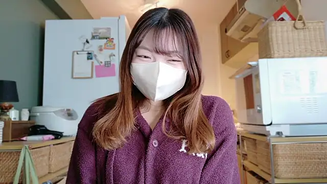 Snapshot of _Yui_ chatting on 10-24-25, 03:25 Yui online show from 10-24-25, 03:25