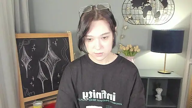 fiamoory online show from 04-11-26, 08:18