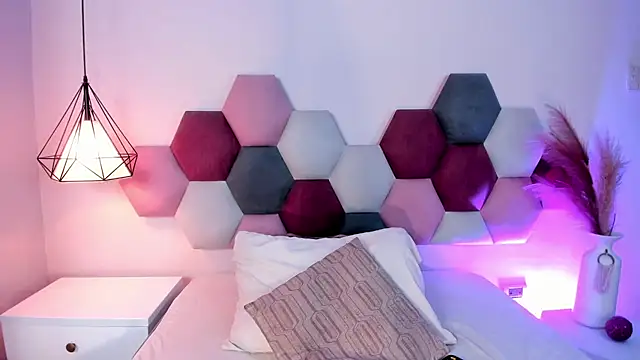 LaraGoldd online show from 09-26-25, 12:36