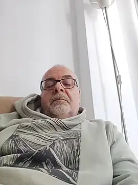 Satiro Sevilla online show from 04-12-26, 11:26