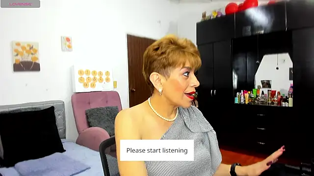 Snapshot of Angelina_Stone_65 chatting on 05-07-26, 12:38 Angelina Stone 65 online show from 05-07-26, 12:38