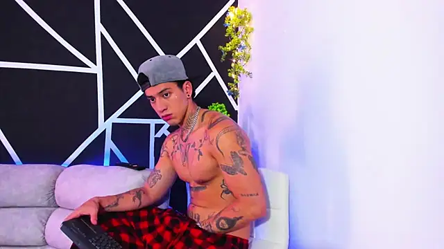 JUSTIN FULLER1 online show from 02-01-25, 02:34