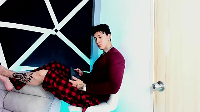 JUSTIN FULLER1 online show from 09-22-25, 06:43