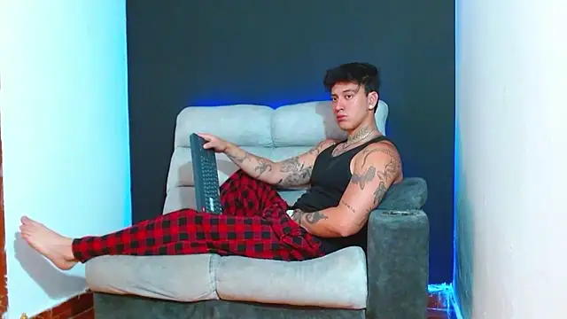 JUSTIN FULLER1 online show from 01-12-26, 05:40