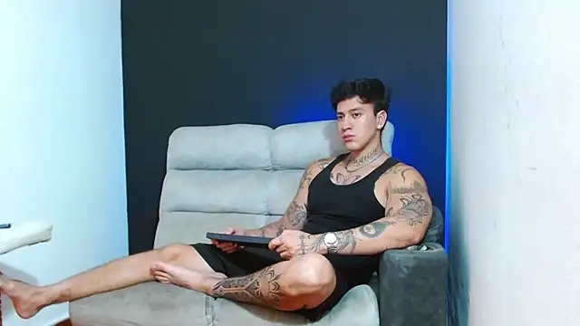 JUSTIN FULLER1 online show from 06-28-26, 11:33