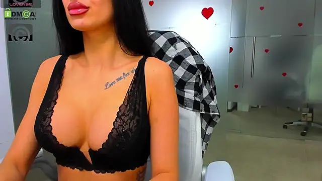 Queenrafaella online show from 03-12-26, 04:51