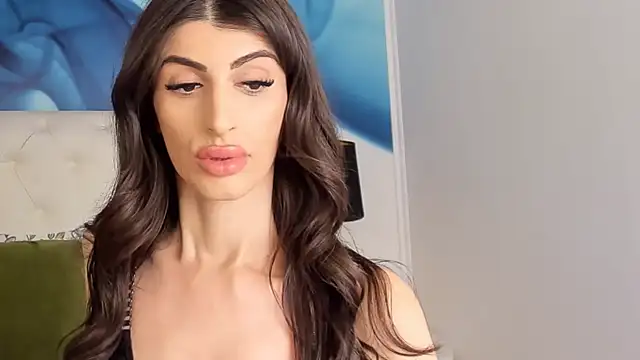 Snapshot of SkinnyDolly chatting on 02-14-25, 08:37 SkinnyDolly online show from 02-14-25, 08:37