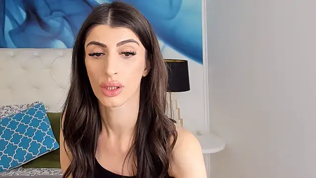 Snapshot of SkinnyDolly chatting on 02-15-25, 08:01 SkinnyDolly online show from 02-15-25, 08:01