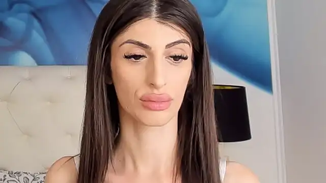 Snapshot of SkinnyDolly chatting on 02-17-25, 09:41 SkinnyDolly online show from 02-17-25, 09:41