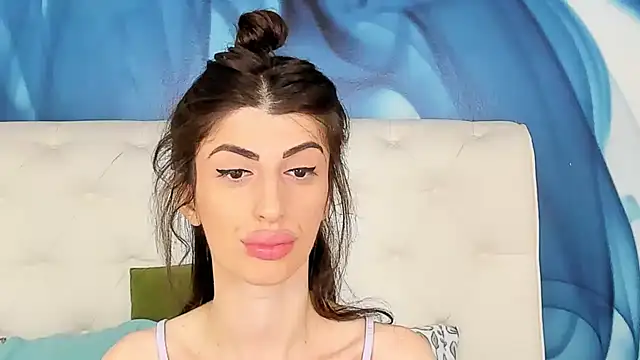 Snapshot of SkinnyDolly chatting on 11-09-25, 03:05 SkinnyDolly online show from 11-09-25, 03:05