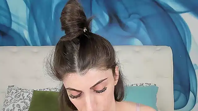 Snapshot of SkinnyDolly chatting on 11-30-25, 03:10 SkinnyDolly online show from 11-30-25, 03:10