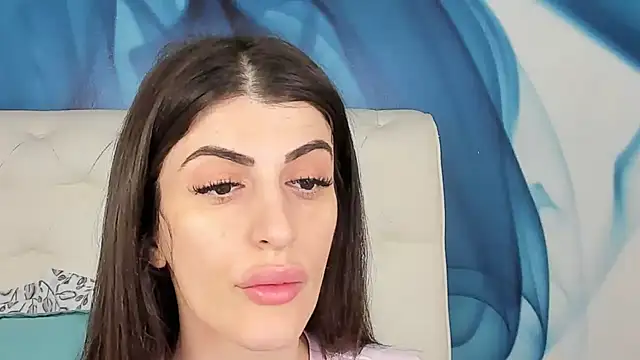 Snapshot of SkinnyDolly chatting on 12-21-25, 03:13 SkinnyDolly online show from 12-21-25, 03:13