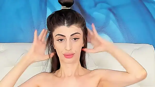 Snapshot of SkinnyDolly chatting on 02-02-26, 10:08 SkinnyDolly online show from 02-02-26, 10:08