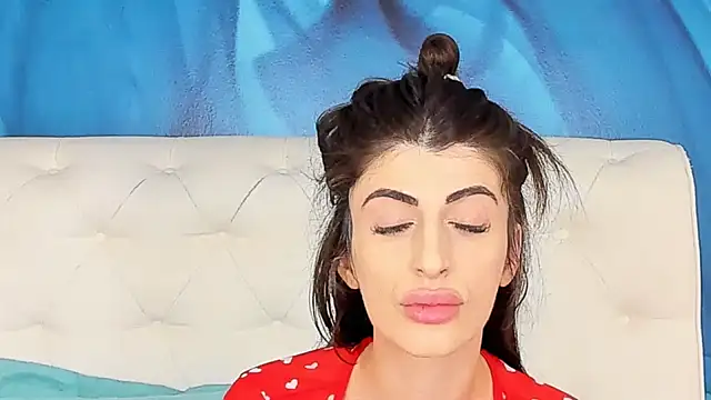 Snapshot of SkinnyDolly chatting on 02-05-26, 10:03 SkinnyDolly online show from 02-05-26, 10:03