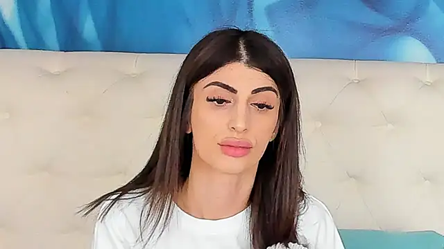 Snapshot of SkinnyDolly chatting on 02-18-26, 11:01 SkinnyDolly online show from 02-18-26, 11:01