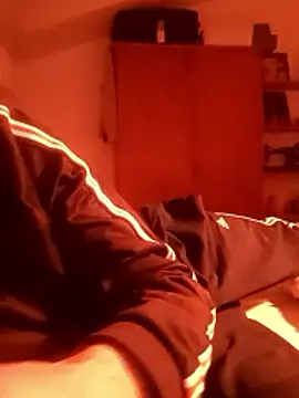 Snapshot of crems77 chatting on 01-07-26, 11:23 crems77 online show from 01-07-26, 11:23