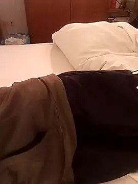 Snapshot of crems77 chatting on 01-09-26, 04:04 crems77 online show from 01-09-26, 04:04