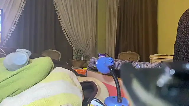 Snapshot of emylolo9 chatting on 12-10-24, 11:30 emylolo9 online show from 12-10-24, 11:30