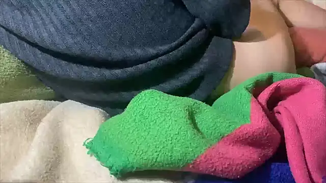 Snapshot of emylolo9 chatting on 12-15-24, 07:31 emylolo9 online show from 12-15-24, 07:31