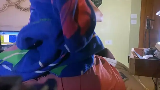 Snapshot of emylolo9 chatting on 12-17-24, 10:00 emylolo9 online show from 12-17-24, 10:00