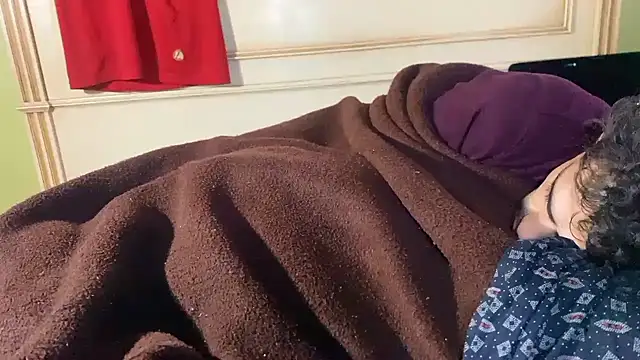 Snapshot of emylolo9 chatting on 12-29-24, 04:16 emylolo9 online show from 12-29-24, 04:16