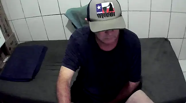 Snapshot of pierdona chatting on 02-15-25, 10:52 pierdona online show from 02-15-25, 10:52