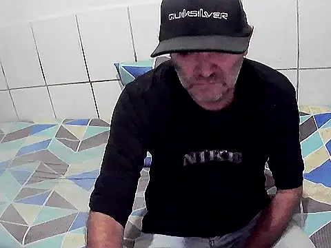 Snapshot of pierdona chatting on 11-19-25, 07:58 pierdona online show from 11-19-25, 07:58