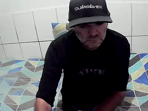 Snapshot of pierdona chatting on 11-23-25, 11:43 pierdona online show from 11-23-25, 11:43