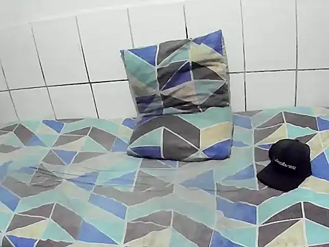 Snapshot of pierdona chatting on 12-04-25, 08:17 pierdona online show from 12-04-25, 08:17